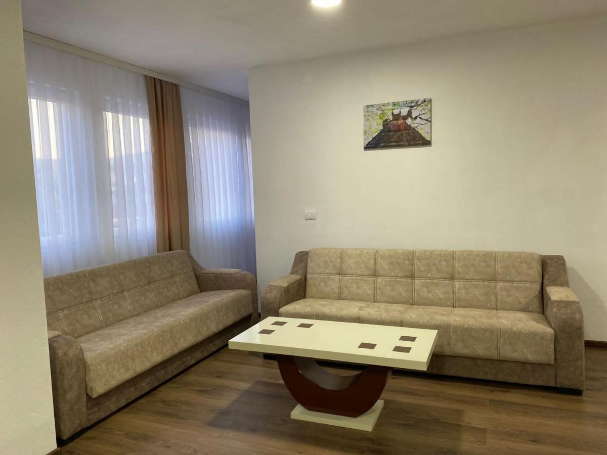 Vila Centar Mb Bed and Breakfast Sjenica Exteriör bild
