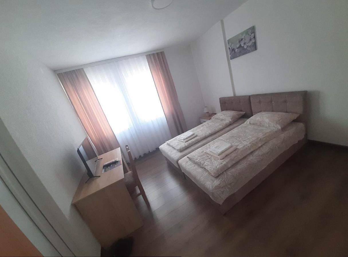 Vila Centar Mb Bed and Breakfast Sjenica Exteriör bild