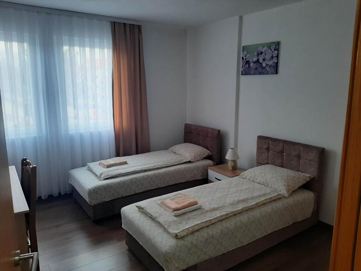 Vila Centar Mb Bed and Breakfast Sjenica Exteriör bild